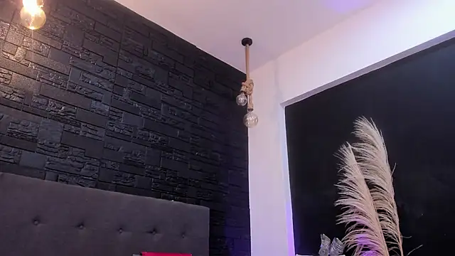 Maite Smith  online show from December 2025 12:47:02 PM