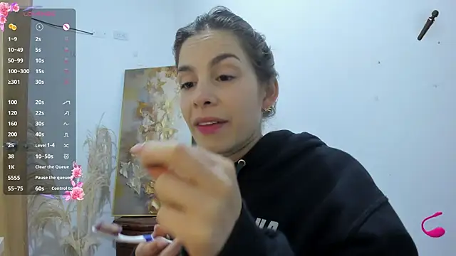 Snapshot of jessyegoldenn chatting on October 2025 12:01:02 AM jessyegoldenn online show from October 2025 12:01:02 AM