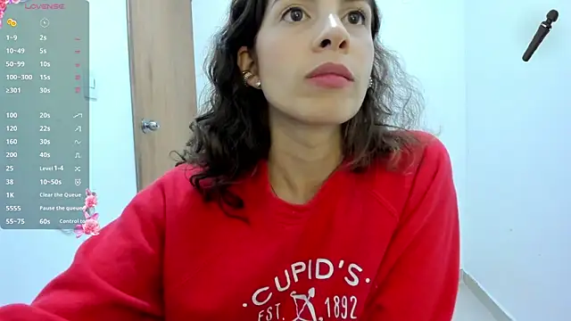 Snapshot of jessyegoldenn chatting on April 2026 07:58:02 PM jessyegoldenn online show from April 2026 07:58:02 PM