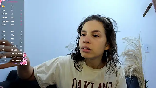 Snapshot of jessyegoldenn chatting on May 2026 04:37:01 PM jessyegoldenn online show from May 2026 04:37:01 PM
