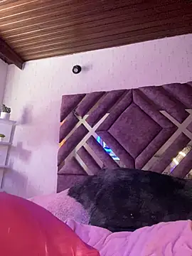 Snapshot of MichelleDiaz_Pink chatting on October 2025 12:05:01 PM MichelleDiaz Pink online show from October 2025 12:05:01 PM