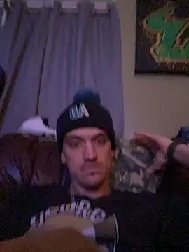 Snapshot of Polaroid_White chatting on October 2025 07:43:01 AM Polaroid White online show from October 2025 07:43:01 AM