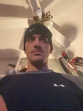 Snapshot of Polaroid_White chatting on November 2025 03:04:01 AM Polaroid White online show from November 2025 03:04:01 AM