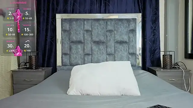 Snapshot of Effie_cooper chatting on October 2025 08:30:02 PM Effie cooper online show from October 2025 08:30:02 PM