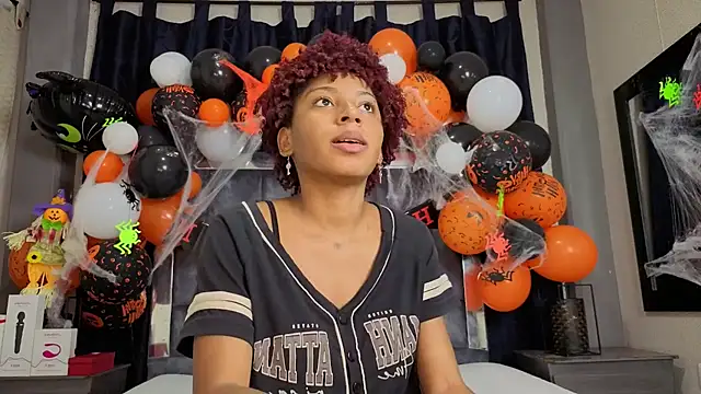 Snapshot of Effie_cooper chatting on October 2025 07:24:02 PM Effie cooper online show from October 2025 07:24:02 PM