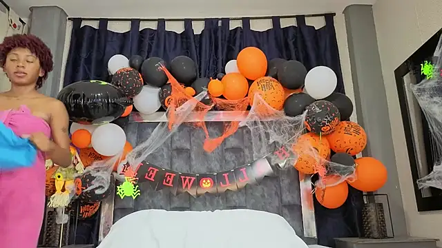 Snapshot of Effie_cooper chatting on November 2025 11:22:02 AM Effie cooper online show from November 2025 11:22:02 AM