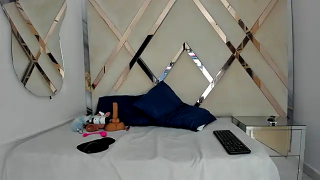 cataleyaxht online show from October 2025 01:01:02 PM