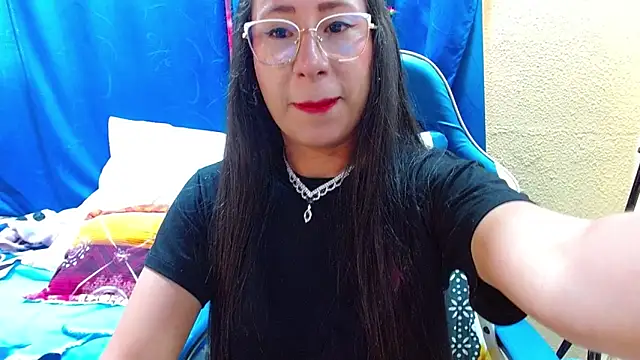Gia leinn online show from June 2026 07:02:02 PM