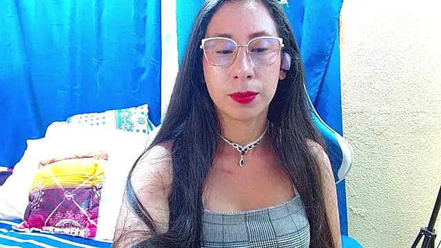 Gia leinn online show from June 2026 09:19:01 PM
