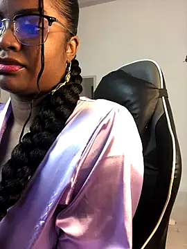 Snapshot of ValerieBlakee chatting on September 2025 10:43:01 PM ValerieBlakee online show from September 2025 10:43:01 PM