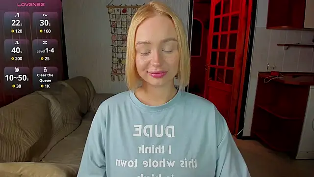 Snapshot of cutee_selena chatting on March 2025 10:54:01 PM cutee selena online show from March 2025 10:54:01 PM