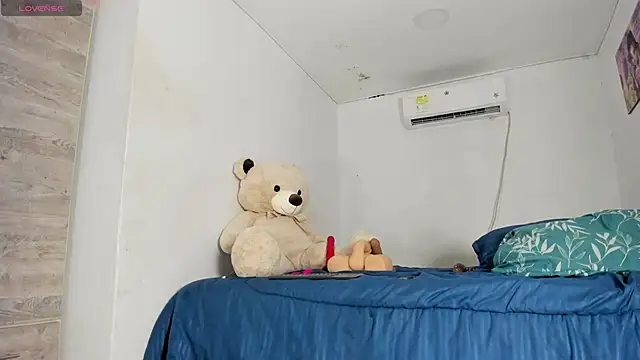 Snapshot of flor_herrera01 chatting on November 2025 07:46:02 PM flor herrera01 online show from November 2025 07:46:02 PM