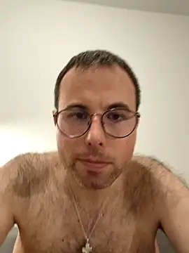 Snapshot of Simonudist chatting on December 2025 06:01:02 PM Simonudist online show from December 2025 06:01:02 PM