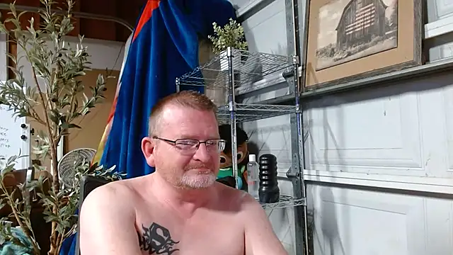Snapshot of Randomoldguy615 chatting on February 2025 01:48:02 AM Randomoldguy615 online show from February 2025 01:48:02 AM