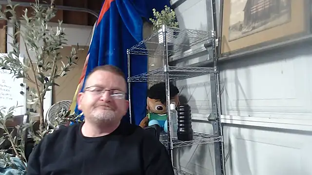 Snapshot of Randomoldguy615 chatting on February 2025 01:05:01 AM Randomoldguy615 online show from February 2025 01:05:01 AM
