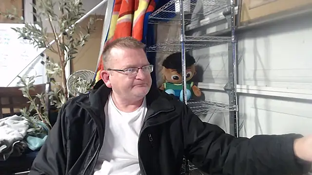 Snapshot of Randomoldguy615 chatting on March 2025 01:31:02 AM Randomoldguy615 online show from March 2025 01:31:02 AM