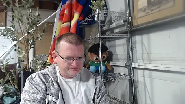 Snapshot of Randomoldguy615 chatting on March 2025 12:33:02 AM Randomoldguy615 online show from March 2025 12:33:02 AM