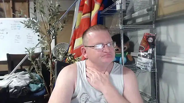 Snapshot of Randomoldguy615 chatting on March 2025 11:48:01 PM Randomoldguy615 online show from March 2025 11:48:01 PM