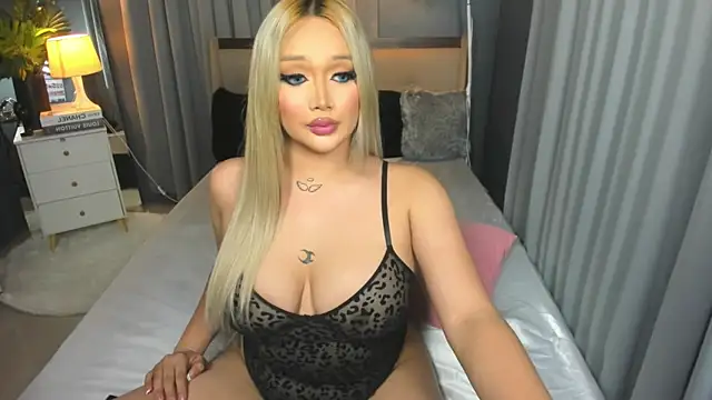Snapshot of KylieSonique chatting on March 2025 01:39:01 AM KylieSonique online show from March 2025 01:39:01 AM