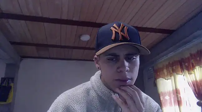 NERUS0982 online show from March 2025 12:52:01 PM