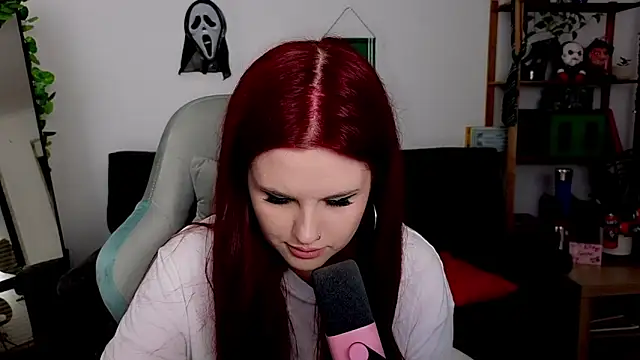 Della Ideal online show from November 2025 05:57:01 PM