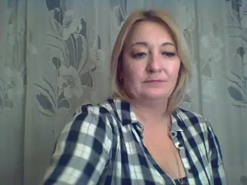 Snapshot of ArielXLoveresss chatting on February 2025 04:10:01 PM ArielXLoveresss online show from February 2025 04:10:01 PM