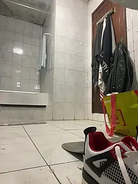 Snapshot of rogerdik76 chatting on February 2026 06:24:01 AM rogerdik76 online show from February 2026 06:24:01 AM