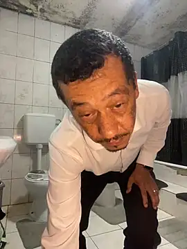 Snapshot of rogerdik76 chatting on March 2026 06:28:02 AM rogerdik76 online show from March 2026 06:28:02 AM