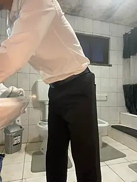 Snapshot of rogerdik76 chatting on March 2026 06:08:01 AM rogerdik76 online show from March 2026 06:08:01 AM