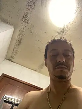 Snapshot of rogerdik76 chatting on March 2026 08:42:01 PM rogerdik76 online show from March 2026 08:42:01 PM