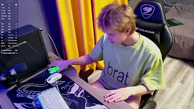 Snapshot of TaylerSigma chatting on February 2025 12:45:02 PM TaylerSigma online show from February 2025 12:45:02 PM