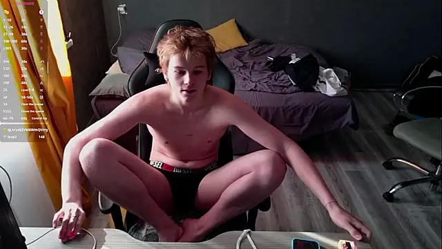 Snapshot of TaylerSigma chatting on February 2025 08:17:01 AM TaylerSigma online show from February 2025 08:17:01 AM