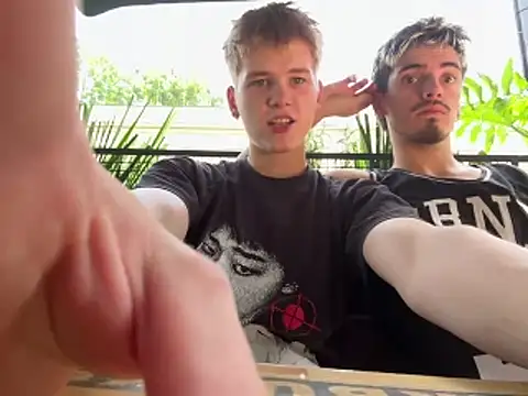 Snapshot of TaylerSigma chatting on October 2025 01:43:02 PM TaylerSigma online show from October 2025 01:43:02 PM