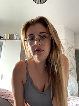 Snapshot of Busty-smiley-miley chatting on September 2025 10:49:02 AM Busty-smiley-miley online show from September 2025 10:49:02 AM
