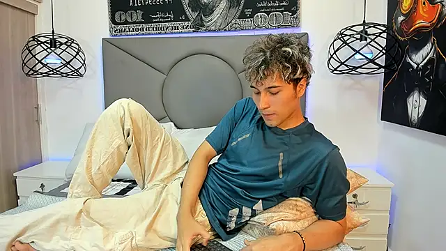 Snapshot of buddy_whitte chatting on October 2025 12:04:02 PM buddy whitte online show from October 2025 12:04:02 PM