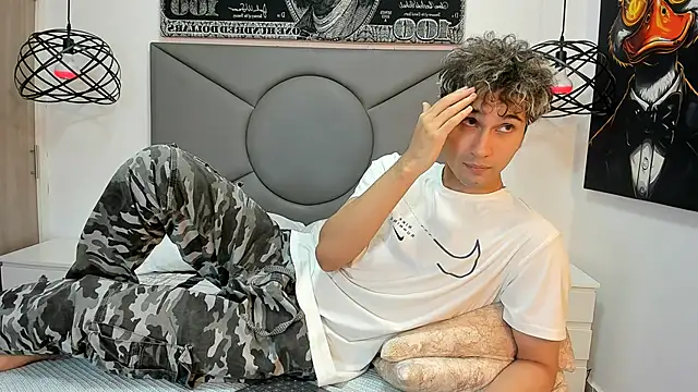 Snapshot of buddy_whitte chatting on October 2025 11:58:01 AM buddy whitte online show from October 2025 11:58:01 AM