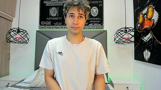 Snapshot of buddy_whitte chatting on November 2025 12:17:01 PM buddy whitte online show from November 2025 12:17:01 PM