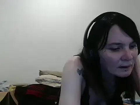 Hotmodel1984 online show from May 2026 04:48:02 PM