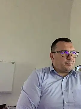 Snapshot of Mike8523 chatting on February 2026 06:00:02 AM Mike8523 online show from February 2026 06:00:02 AM