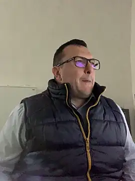 Snapshot of Mike8523 chatting on March 2026 05:19:01 AM Mike8523 online show from March 2026 05:19:01 AM