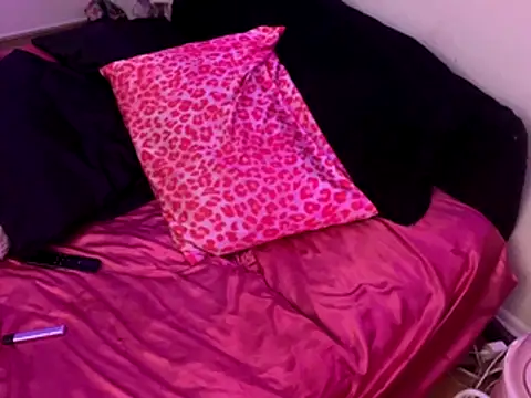 Snapshot of ChrryFoxx chatting on December 2025 09:36:01 AM ChrryFoxx online show from December 2025 09:36:01 AM