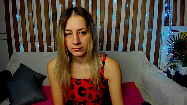 Snapshot of Ellen_Ross chatting on March 2025 01:14:02 AM Ellen Ross online show from March 2025 01:14:02 AM