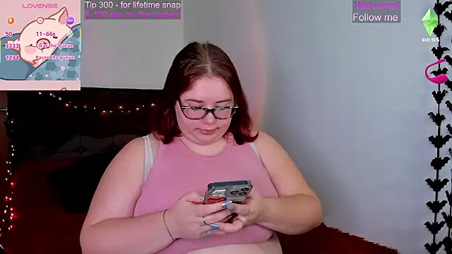 Lily lu one online show from October 2025 10:01:01 AM