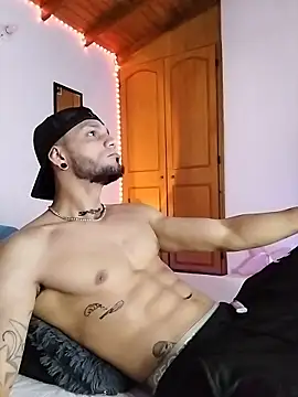 Snapshot of morenosiam chatting on November 2025 04:15:02 AM morenosiam online show from November 2025 04:15:02 AM