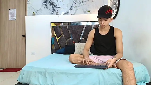 KING OFF BOYS online show from November 2025 01:23:01 PM