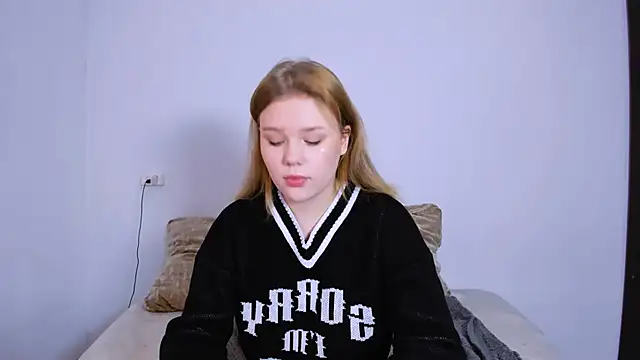 LaseyMoon online show from October 2025 10:31:01 PM