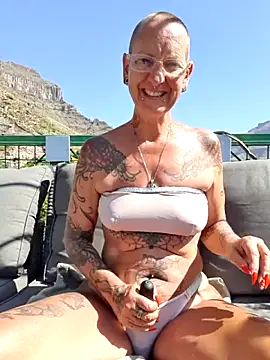 Emma Milf25 online show from May 2026 09:49:01 AM