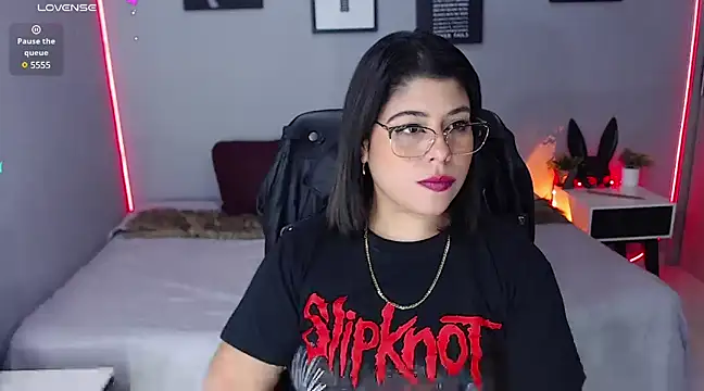 Veronika metal online show from February 2025 05:42:01 PM