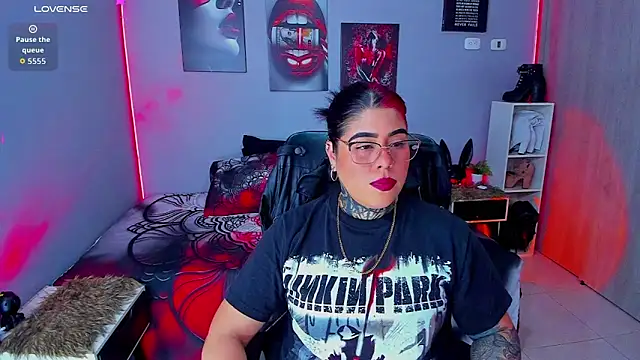 Veronika metal online show from September 2025 06:31:02 PM