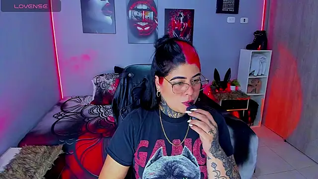 Veronika metal online show from September 2025 06:00:01 PM